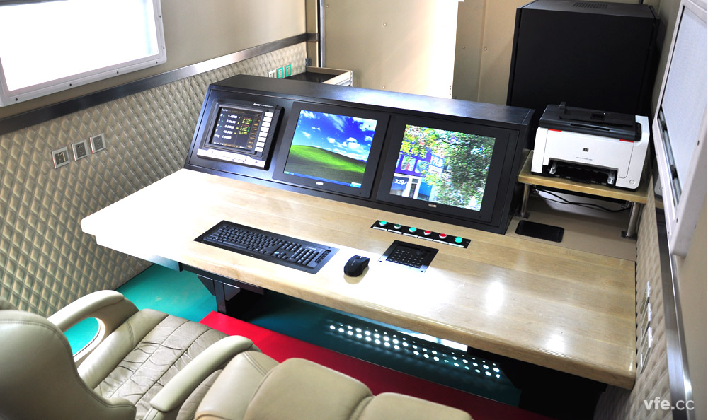 移動式高壓電機(jī)能效計(jì)量檢測平臺內(nèi)部操控臺 移動式高壓電機(jī)能效計(jì)量檢測平臺內(nèi)部操控臺