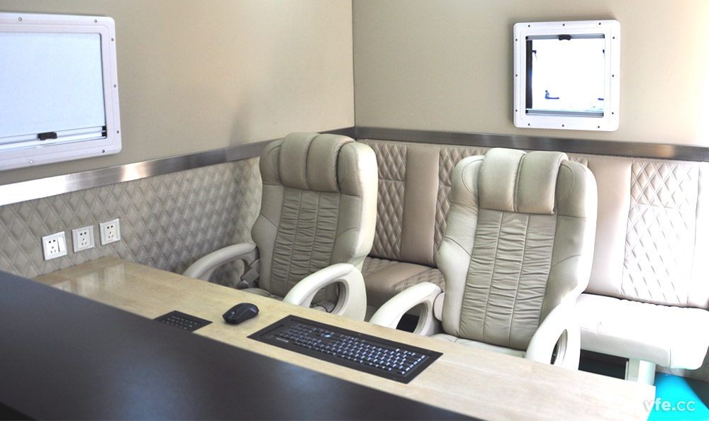 移動式高壓電機(jī)能效計(jì)量檢測平臺內(nèi)部實(shí)景 移動式高壓電機(jī)能效計(jì)量檢測平臺內(nèi)部實(shí)景