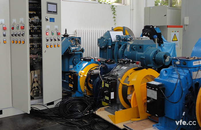 曳引機(jī)試驗(yàn)現(xiàn)場(chǎng)圖例