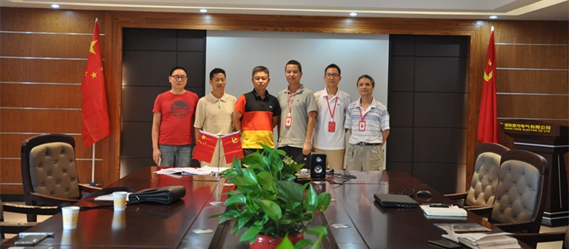 銀河電氣與摯新科技領(lǐng)導(dǎo)合影 銀河電氣與摯新科技領(lǐng)導(dǎo)合影