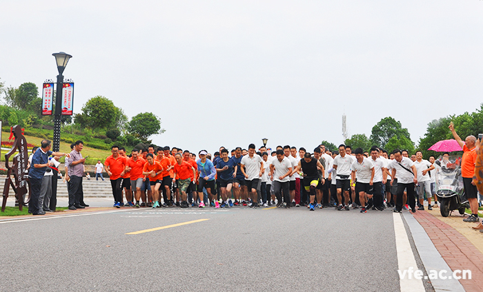 比賽正式開始 比賽正式開始