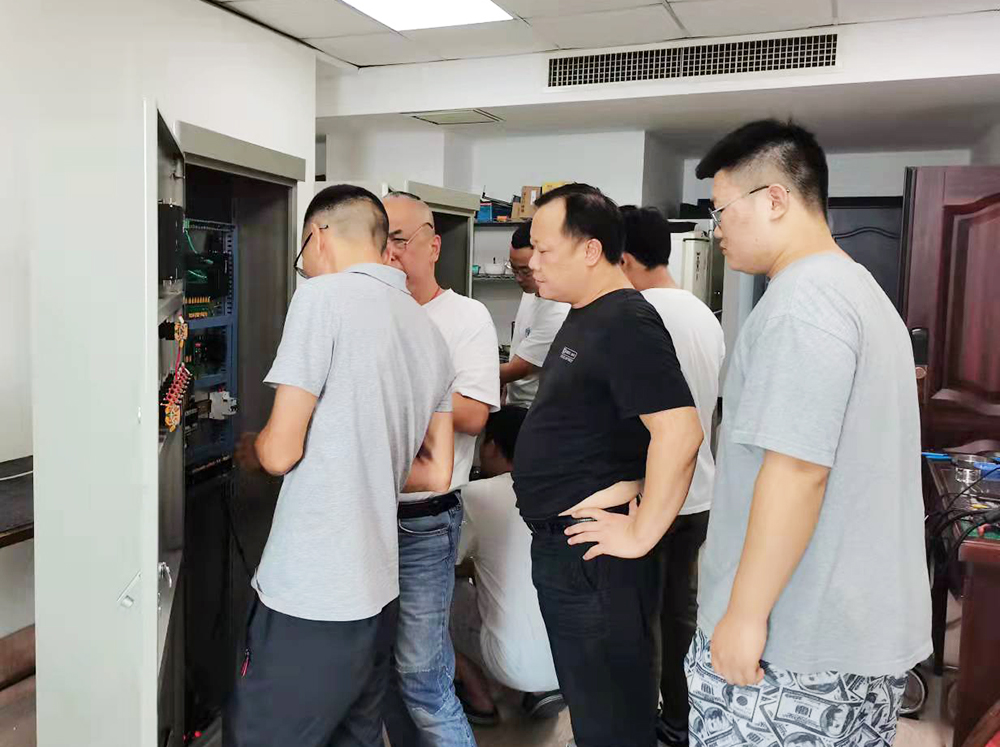 銀河電氣組織生產(chǎn)部學習電氣柜安裝布線工藝4 銀河電氣組織生產(chǎn)部學習電氣柜安裝布線工藝4