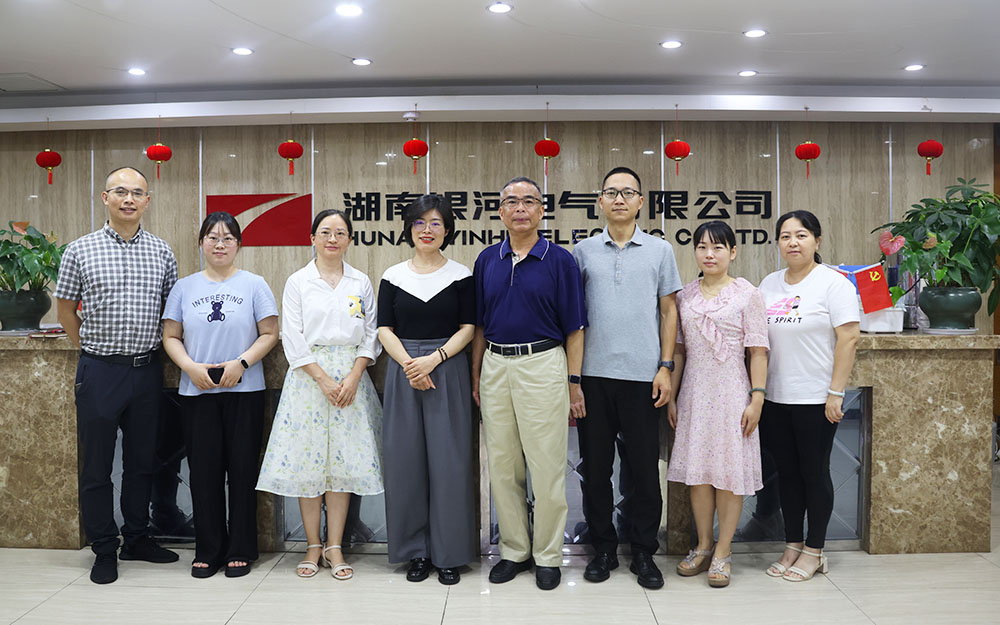 經(jīng)開區(qū)人才局領(lǐng)導(dǎo)蒞臨我司指導(dǎo) 經(jīng)開區(qū)人才局領(lǐng)導(dǎo)蒞臨我司指導(dǎo)